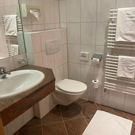 Otel Tirol 4*