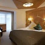 Szálloda Tirol 4*