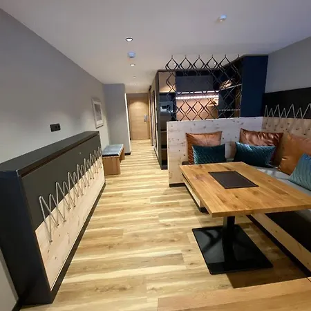 Hotel Tirol 4*