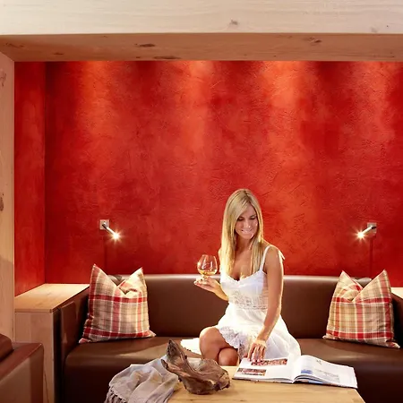 Tirol Hotel 4*