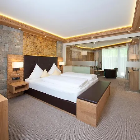 Hotel Tirol 4*
