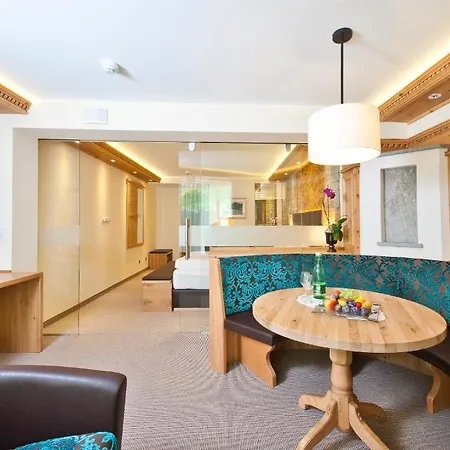 Hotel Tirol Ischgl