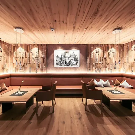 Hotel Tirol 4*