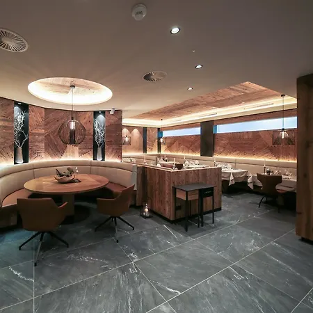 Tirol Hotel