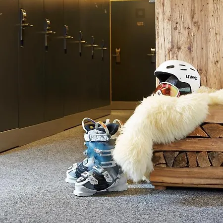 Tirol ホテル イシュグル