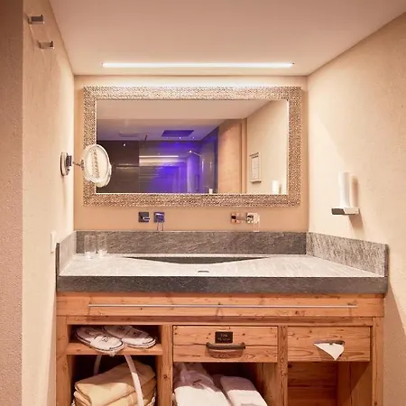 Hotel Tirol