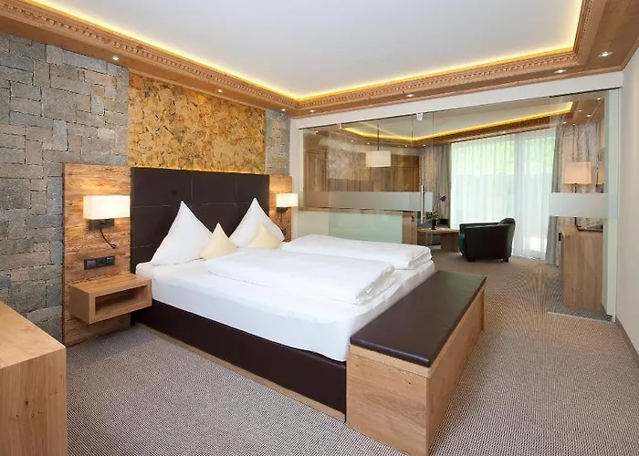 Hotel Tirol 4*