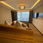 蒂罗尔酒店 酒店