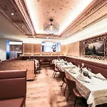 蒂罗尔酒店