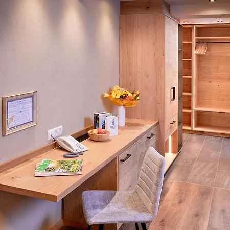 Hotell Tirol 4*